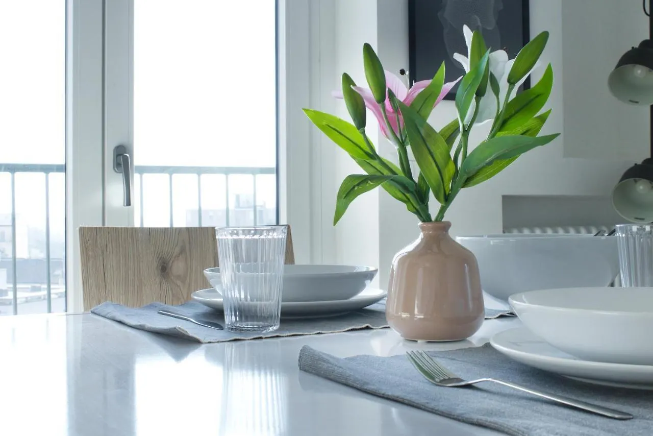 Joivy Comfy Flat With Balcony Apartment Milan