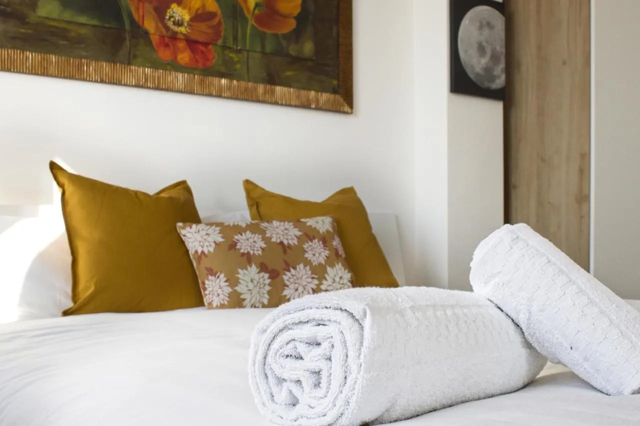 Joivy Comfy Flat With Balcony Apartment Milan